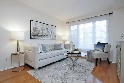 5030 Heatherleigh Avenue 118, Mississauga, On L5v 2g7