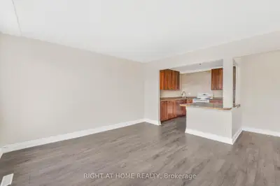 1698a Eglinton Avenue W, Toronto, On M6e 2h5