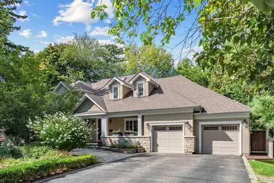 407 Cairncroft Road, Oakville, On L6j 4m8