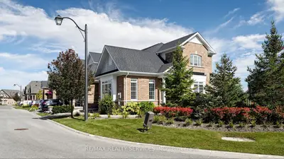 35 Lobelia Street 4, Brampton, On L6r 3z6