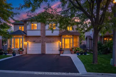 15 Amazon Court, Brampton, On L6r 1c7