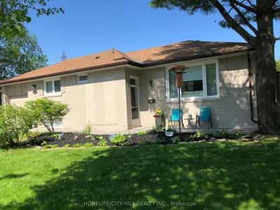 23 Bentley Drive, Toronto, On M8z 3m2
