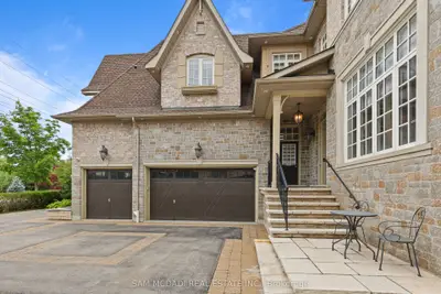 725 Queensway W, Mississauga, On L5c 1a7