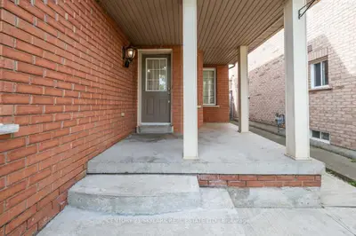 44 Fallstar Crescent, Brampton, On L7a 2j6