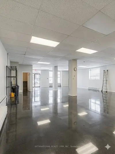 2696 St Clair Avenue W 5, Toronto, On M6n 1m2