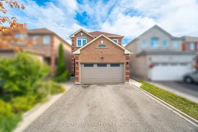 77 Arthurs Crescent, Brampton, On L6y 4y3