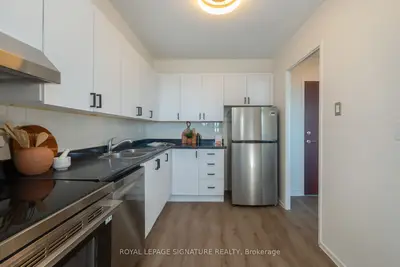 360 Ridelle Avenue 1607, Toronto, On M6b 1k1