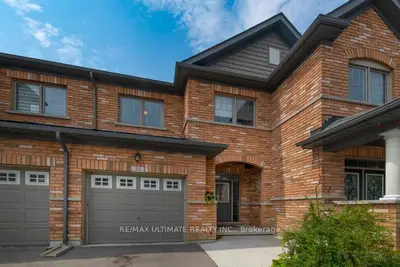 31 Davenfield Circle, Brampton, On L6p 4m2
