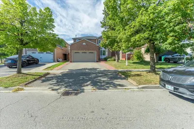 7 Duggan Drive, Brampton, On L6y 4k8