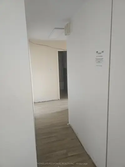 390 Dixon Road 1903, Toronto, On M9r 1t4