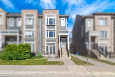 250 Sunny Meadow Boulevard 218, Brampton, On L6r 3y7