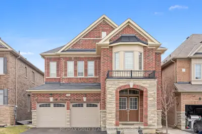 9 Goderich Drive, Brampton, On L7a 5a7