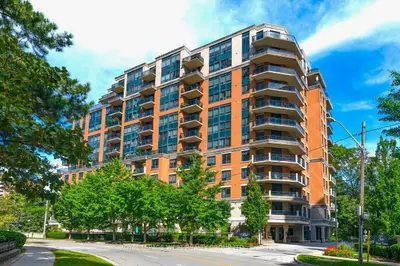 1 Lomond Drive 302, Toronto, On M8x 2z3