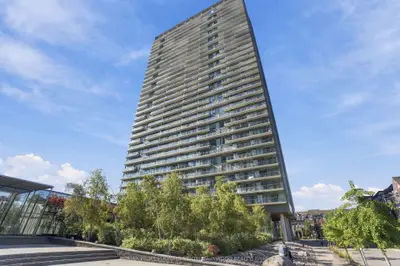 105 The Queensway Avenue 404, Toronto, On M6s 5b5