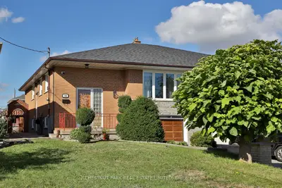 28 Charrington Crescent, Toronto, On M3l 2c4