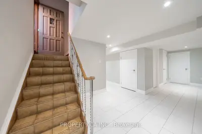 14 Alladin Avenue Bsmt, Toronto, On M6l 1s5