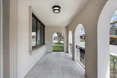 90a Bicknell Avenue, Toronto, On M6m 4g7