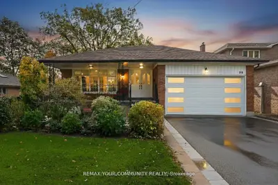 35 Sunvale Drive, Toronto, On M9r 1z4