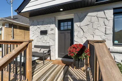 29 Blakley Avenue, Toronto, On M6n 3y4