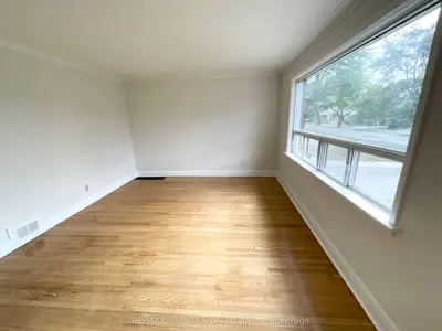 130 Yorkview Drive, Toronto, On M8z 2g4