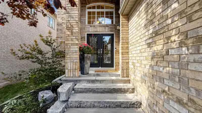2269 WOODCREST Drive, Oakville, ON L6M 4C5