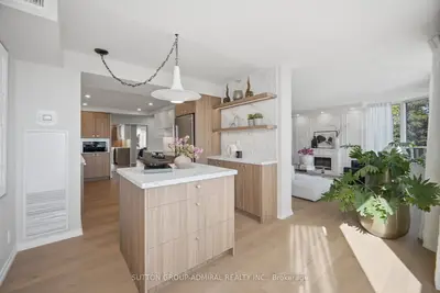 1 Aberfoyle Crescent 411, Toronto, On M8x 2x8