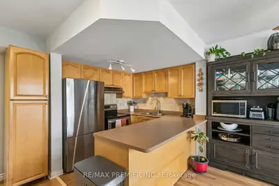 105 George Appleton Way 2152, Toronto, On M3m 0a2