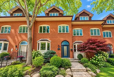 45 Tradewind Drive, Oakville, On L6l 6k9