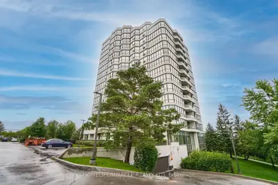 1 Rowntree Road 206, Toronto, On M9v 5g7