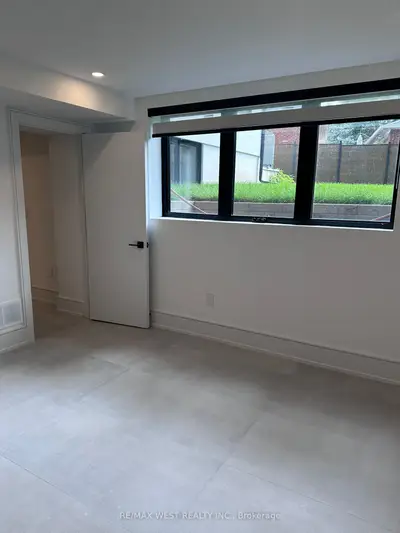 506 Wellington Crescent Basement, Oakville, On L6l 4x5