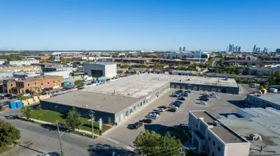40 Millwick Drive 8, Toronto, On M9l 1y3