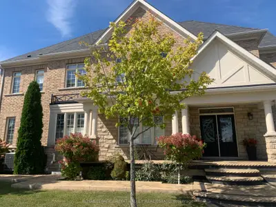 4 Bonnie Braes Drive, Brampton, On L6y 0g8
