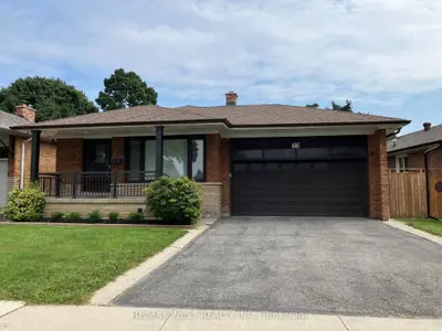 23 SELLMAR Road, Toronto W09, ON M9P 3E4