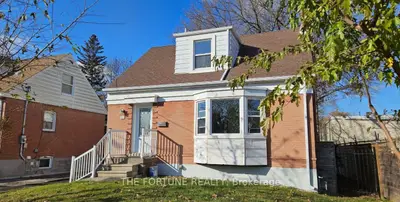54 Patika Avenue, Toronto, On M9n 2e9