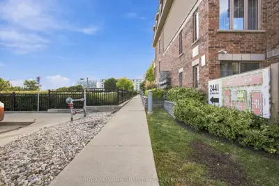 2441 Greenwich Drive 61, Oakville, On L6m 0s3