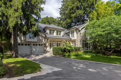 1073 Lakeshore Road E, Oakville, On L6j 1k9
