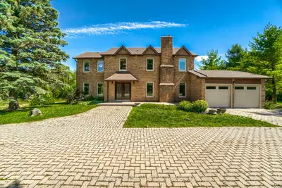 9 Elite Road, Caledon, On L7k 0l2