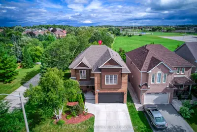 6781 Gracefield Drive, Mississauga, On L5n 6t5