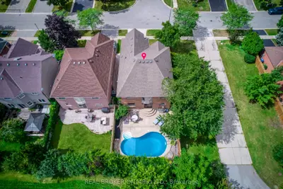 6781 Gracefield Drive, Mississauga, On L5n 6t5