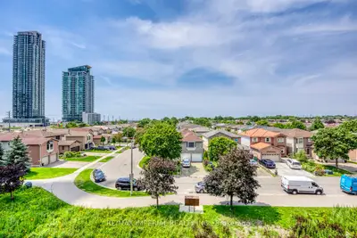 4020 Parkside Village Drive 7, Mississauga, On L5b 0k2