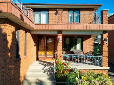 30 Cartwright Avenue, Toronto, On M6a 1t7