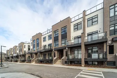 1577 Rose Way 110, Milton, On L9e 1n4