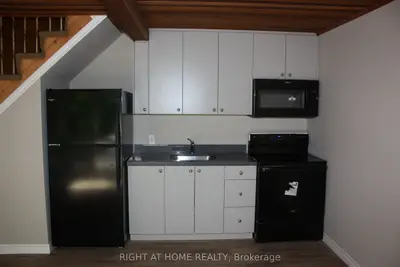 16 Dunning Crescent, Toronto, On M8w 4s8