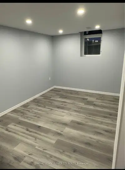 31 Nivelle Crescent, Brampton, On L6s 5l5