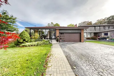 6 Fulwell Crescent, Toronto, On M3j 1y3