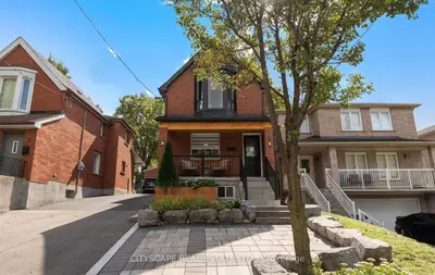 3 Cardell Avenue, Toronto, On M9n 1s4