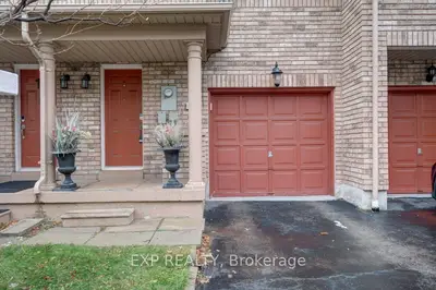7035 Rexwood Road 13, Mississauga, On L4t 4m6