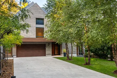 7 North Drive, Toronto, On M9a 4r1
