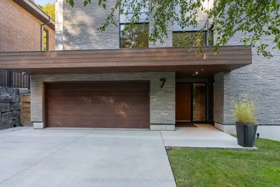 7 North Drive, Toronto, On M9a 4r1