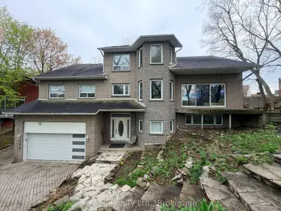 176 Wyndham Street, Mississauga, On L5m 1n5